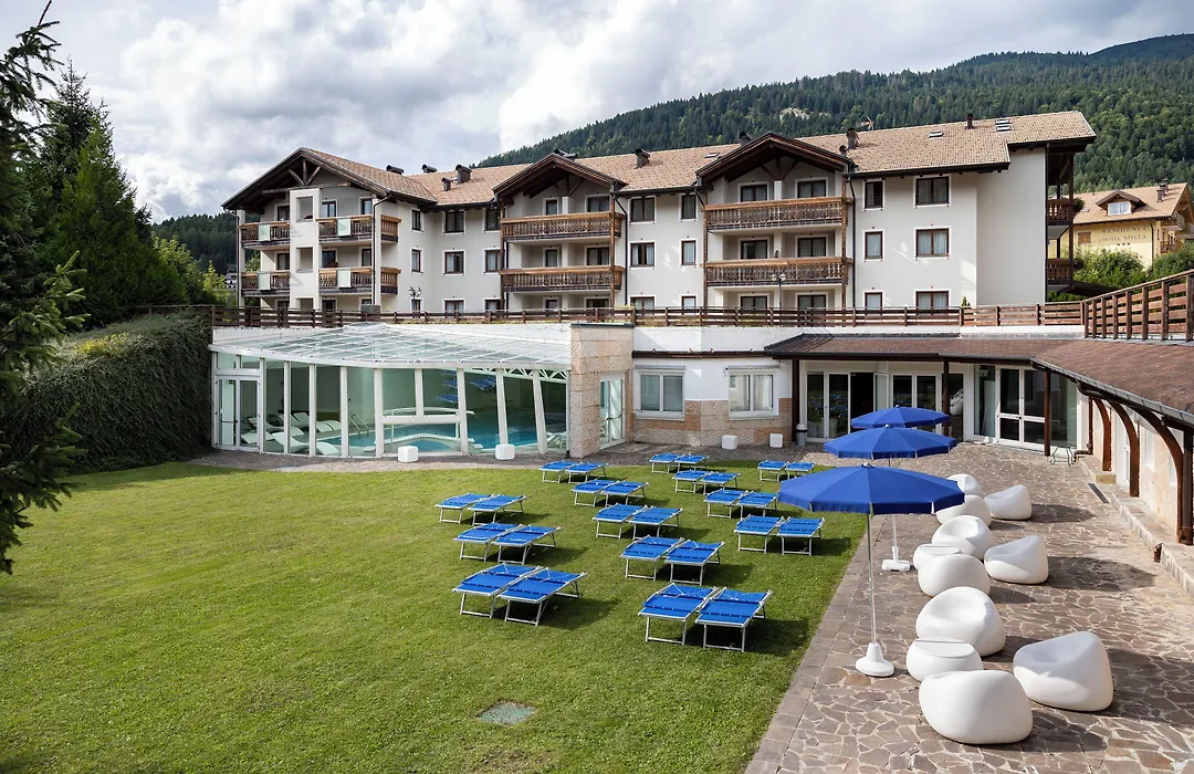 Golf Hotel-1